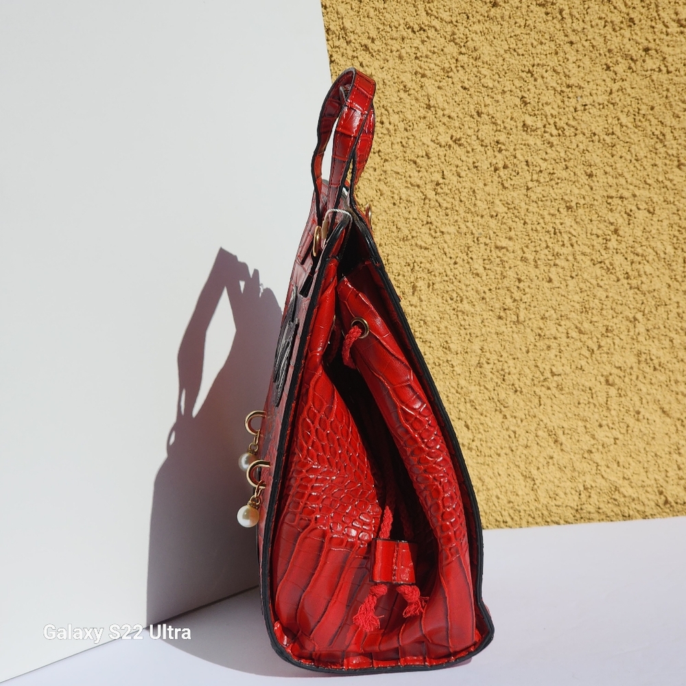 3D Lady Face Red Crocodile Pattern Leather Top Handle Women's Crossbody Bag - Picture 6 of 8